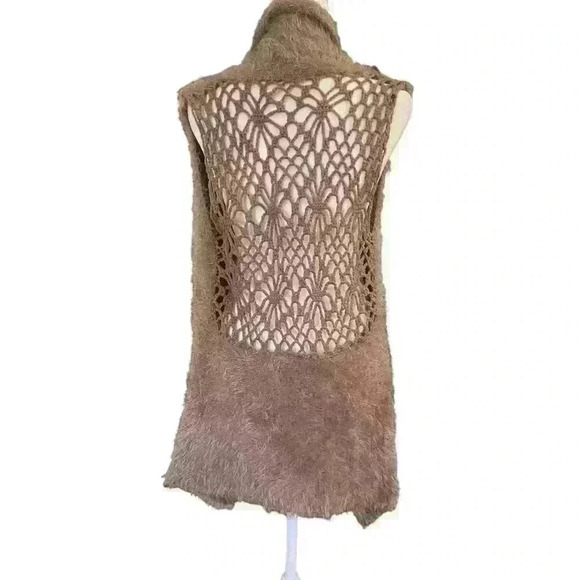 Escio Duster Women's Eyelash Knit Sweater Vest Size M Tan Crochet Back Boho Cozy - Picture 6 of 11